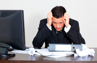 Te încumeți la un credit? Statul garantează 50% din valoarea finanțării - businessmanbun-1381339345.jpg