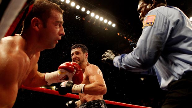 Lucian Bute rămâne cu centura de campion, deși a pierdut meciul cu Carl Froch - bute-1338219408.jpg