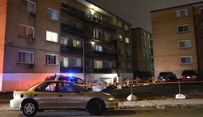 GALERIE FOTO / Doi morți și un rănit după ce balconul apartamentului lui Bute din Lachine s-a prăbușit - bute3-1449414529.jpg