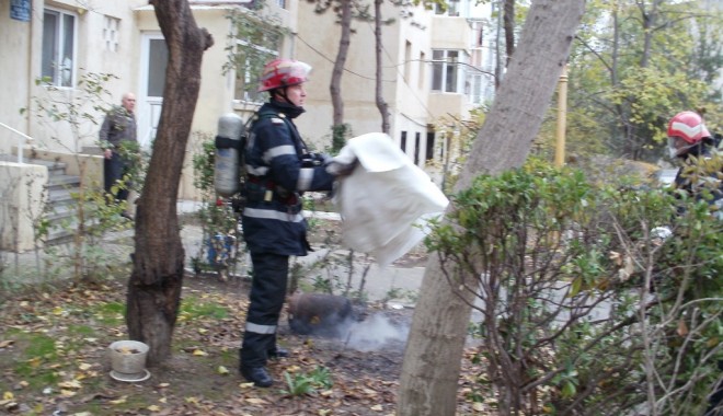 GALERIE FOTO / Pericol de explozie pe strada cpt. Dobrilă Eugeniu - butelieinflacaristrcptdobrilaeug-1353673758.jpg