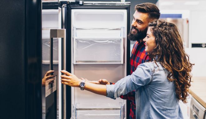 Peste 50% la sută dintre români sunt interesaţi de reducerile de Black Friday - buyingrefrigerator-1636530900.jpg