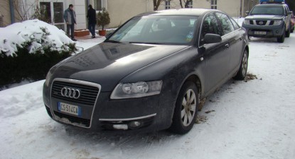 Polițiștii de frontieră au depistat, în ultimele 24 de ore, trei autoturisme furate - c2e8eaa9a8d13b2c8a363dabc136dd72.jpg