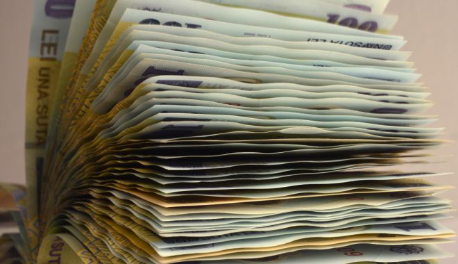 81.000 de români au venituri lunare de peste 25.000 de lei. Vezi în ce domenii activează