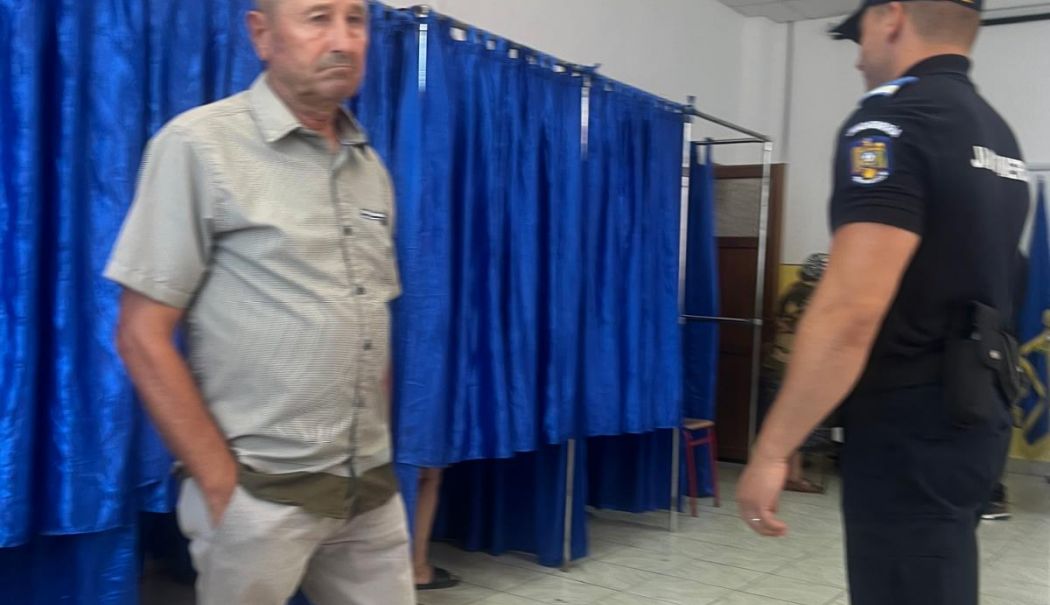 Alegeri Costineşti. Prins când îşi fotografia buletinul de vot