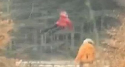Un copil levitează într-o pădure din Rusia - VIDEO - c6cda87d296c9c18c95d11036186f965.jpg