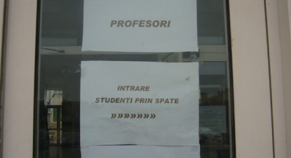 Profesorii prin față, studenții prin spate! - c90f4ac1bac07a2c7c435f474b3aa98e.jpg