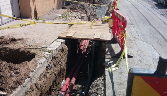 Cablurile aeriene de pe bulevardul Mamaia vor dispărea în scurt timp - cabluri12075-1562927542.jpg