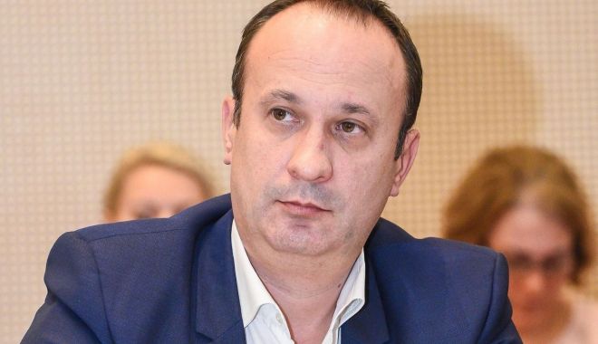 Ministrul Adrian Câciu: „Salariul minim pe economie se mai poate acorda doar 24 de luni” - caciusalariu2-1640717164.jpg