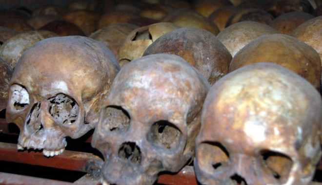 Groapă comună cu 1.700 de cadavre, descoperită la Tripoli - cadavre-1317066059.jpg