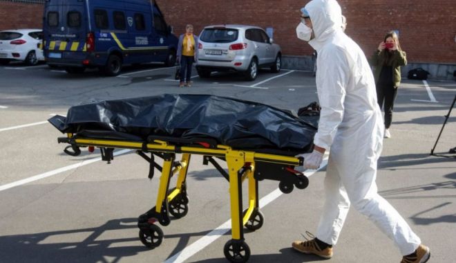 Cadavrul unui bărbat a fost găsit pe malul lacului Izvorul Muntelui - cadavru-1644244710.jpg