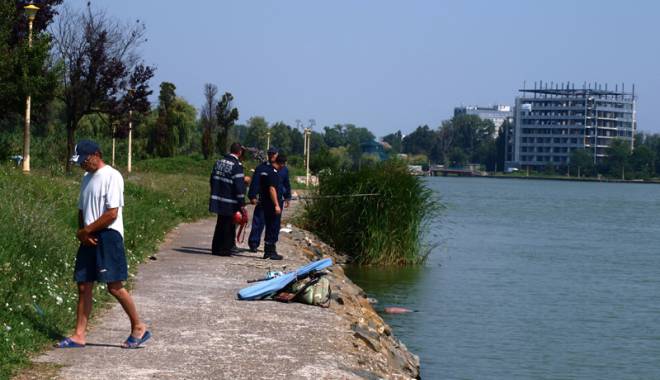 Descoperire macabră. Cadavru în lacul Tăbăcărie - cadavruinlacultabacarie-1437924166.jpg