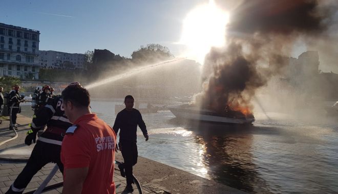 GALERIE FOTO-VIDEO / ALERTĂ LA CONSTANȚA! Explozie urmată de incendiu la bordul unui iaht - cadd0d397141436baca6f1076600ff21-1570890015.jpg