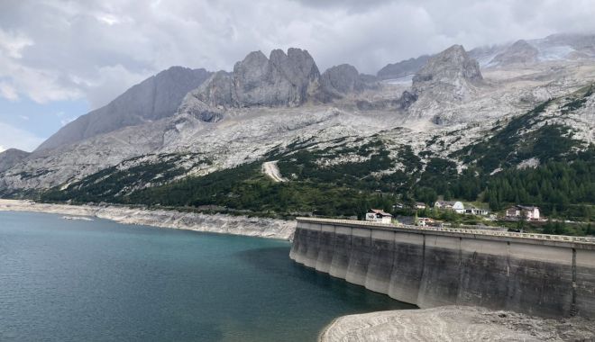 Niciun rănit în urma unei masive căderi de pietre în masivul Marmolada - caderipietre-1660828684.jpg