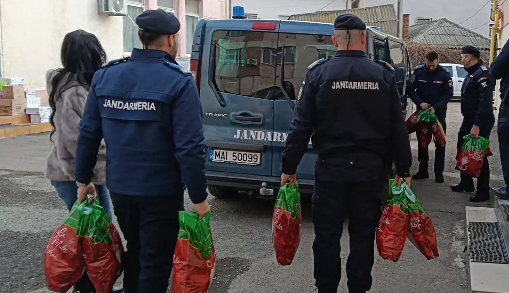 Jandarmii constănțeni, alături de persoanele cu dizabilități în spiritul sărbătorilor de iarnă