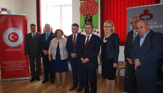 Cadouri de Ziua Copilului la Grădinița turco-română din Medgidia - cadourideziuacopilului1-1429807840.jpg