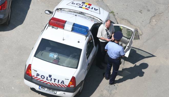 Hoț fugărit de polițiști pe străzile din Tomis III. Cine a fugit mai repede? - cainfilmeurmarirehot-1427828756.jpg