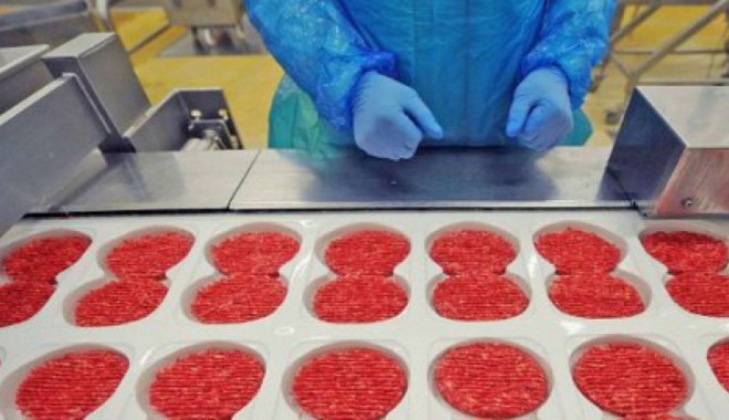 Scandalul continuă. Chiftele și hamburgeri din carne de cal - cal-1362469470.jpg
