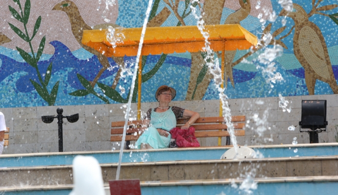 Caniculă la Constața. Temperaturile sunt maxime, zero șanse de precipitații - calduramarecaniculahipertensivgr-1468505818.jpg