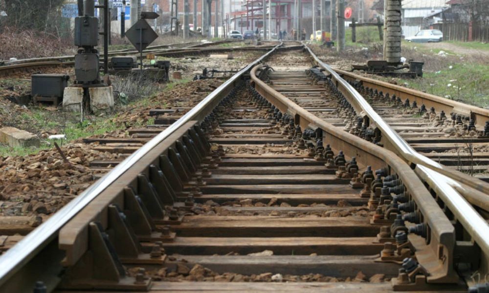 Descoperire macabră pe o linie de cale ferată. Circulația trenurilor a fost oprită mai multe ore - cale-ferata-1740902381.jpg