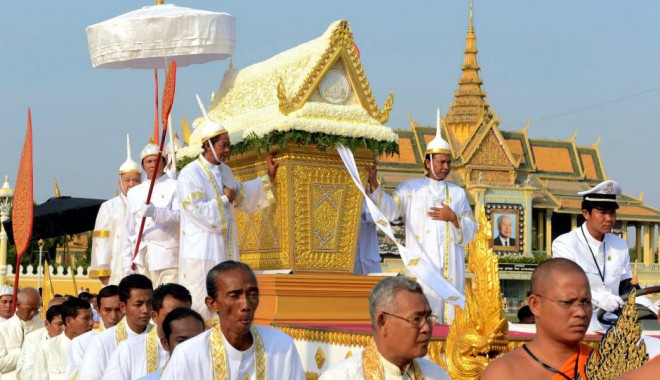 Fostul rege al Cambodgiei va fi incinerat  după trei luni de la deces - cambodgia-1359728837.jpg