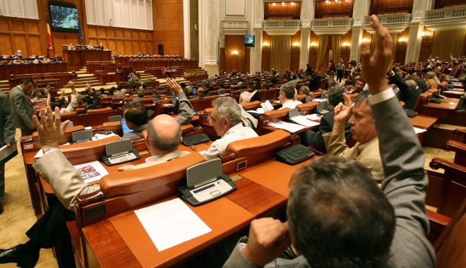 S-a stabilit noua conducere  a Camerei Deputaților - camera-1346794069.jpg