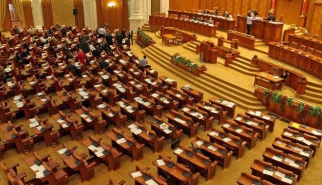 Polițiștii, militarii și judecătorii CCR nu vor primi pensie specială dacă sunt condamnați pentru corupție - camera-1593516069.jpg