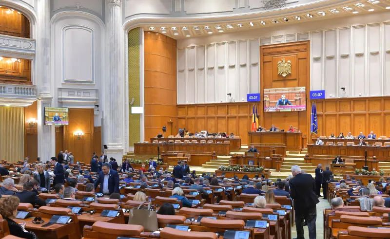 Moţiunea simplă împotriva ministrului de Externe dezbătută marţi în plenul Camerei Deputaţilor