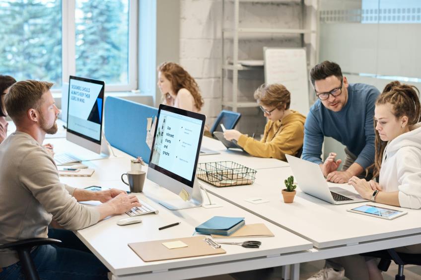 Se amână oficial Reges-Online. Guvernul împinge startul digitalizării muncii până la 1 ianuarie 2026 - camera1752417134-1758185496.jpg