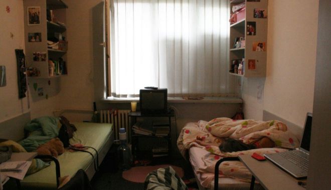 Studenții se plâng de condițiile din cămine. „Mizerie, gândaci și hoți”