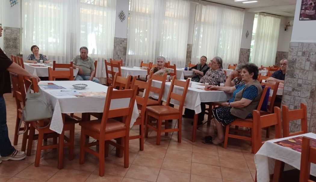 Seniorii din Constanța participă la activități de informare despre efectele consumului de alcool