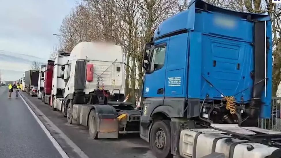 Bulgaria blochează camioanele pe autostrăzi de Crăciun până pe 4 ianuarie - camioaneabandonateparcaribelgia-1766657353.webp
