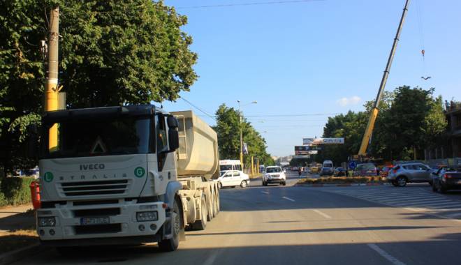 Cum poluează șantierele de construcții aerul din Constanța - camioanesantiercitypark11-1436980858.jpg