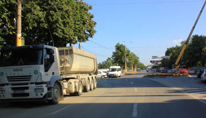 Cum poluează șantierele de construcții aerul din Constanța - camioanesantiercitypark12-1436980865.jpg