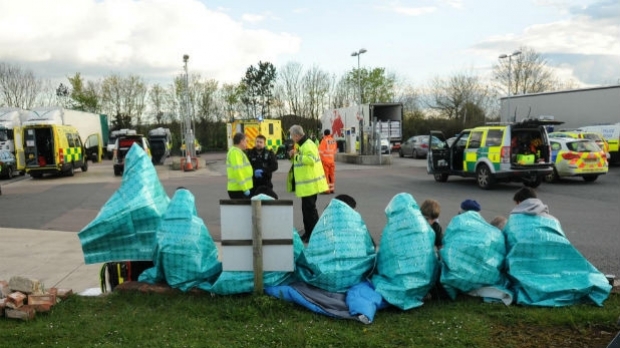 Șofer român prins cu 21 de imigranți, într-un camion frigorific - camionimigranti383833001-1460989052.jpg