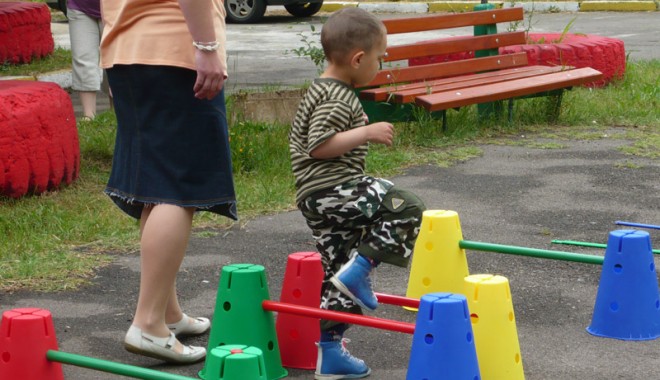 Campanie de susținere a persoanelor cu autism - campanieautism-1377702310.jpg