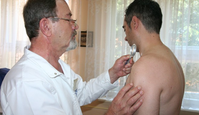 Campanie de depistare a cancerului de piele, pe litoral - campaniecancer-1370358764.jpg