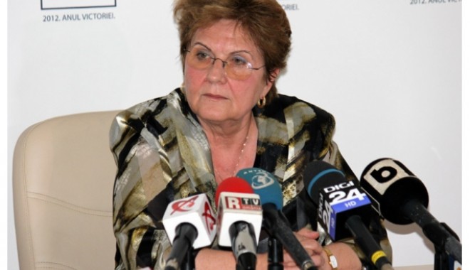 Câmpeanu cere scuze că l-a învinovățit pe Băsescu pentru indemnizația mamei: Credeam că legea e la el - campeanu-1349276940.jpg