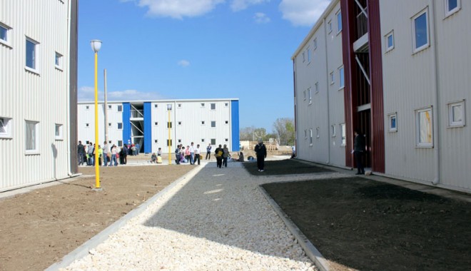 GHETOUL LUI MAZĂRE GĂUREȘTE BUGETUL CONSTANȚEI - campushenrycoanda107-1355763984.jpg