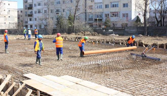 Cartierul Tomis Nord stă pe un butoi cu pulbere: ghetoul persoanelor fără adăpost devine realitate - campussocialhenricoanda12-1333383509.jpg