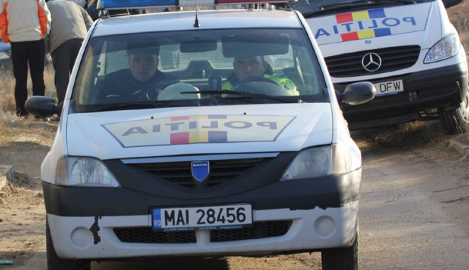 Cum scapi de poliție când  ai droguri în mașină? - canabismasinipolitie-1383761416.jpg