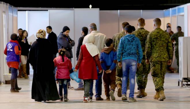 Primii refugiați sirieni au ajuns în Canada - canada-1449852294.jpg