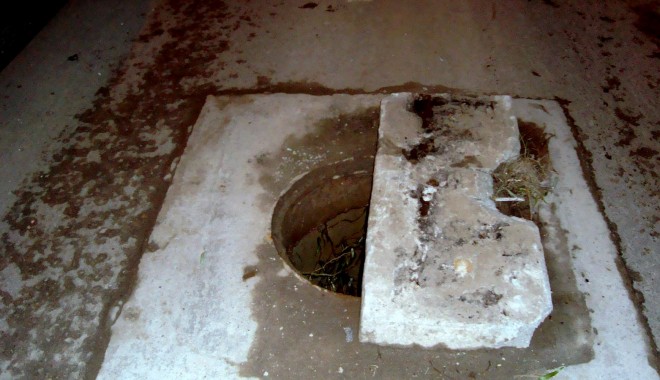 Copil căzut într-o canalizare - canal-1351096953.jpg