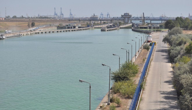 Canalele navigabile se pregătesc de un nou record - canaldunarenareaneagra7-1346694642.jpg