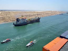 Canalul Suez a obținut venituri de 2,938 miliarde de dolari - canalulsuezaobtinutvenituride293-1502186192.jpg