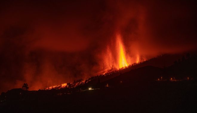 Situaţie dezastruoasă pe insula La Palma. Aproximativ 10.000 de persoane evacuate din calea lavei - canare-1632409348.jpg
