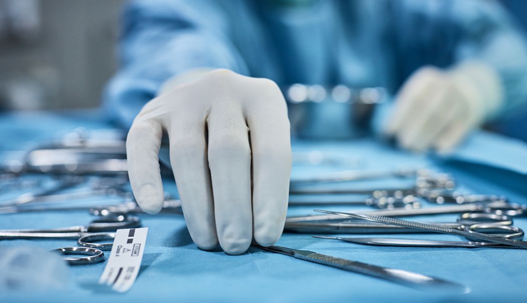 Copil din Tulcea, operat pe creier în semiîntuneric, de o tumoră gigant, în premieră naţională!