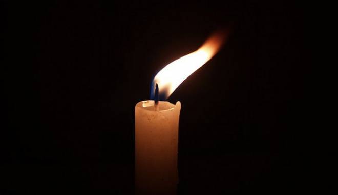Doliu în învățământul constănțean - candle-1457512820.jpg