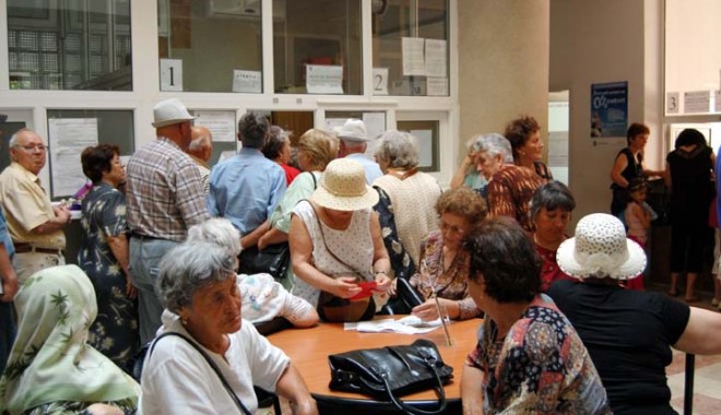 Când se pot pensiona profesorii  care au ajuns la limita de vârstă - candsepotpensiona-1406649913.jpg