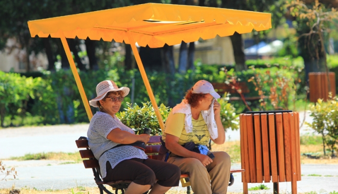 Caniculă la Constanța. Dozatoare cu apă rece  în toate pavilioanele din parcurile municipiului - caniculadozatoareapa-1470074994.jpg