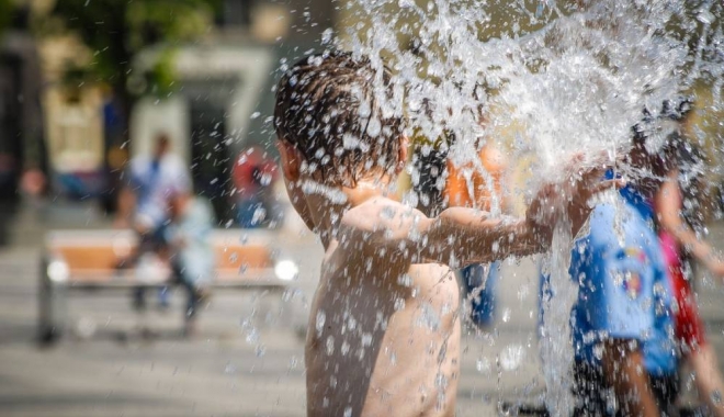 VREMEA LA CONSTANȚA / Soare și maxime de 28 de grade Celsius. Mâine, mai răcoare - caniculavaracalduraapafantanaart-1499320959.jpg